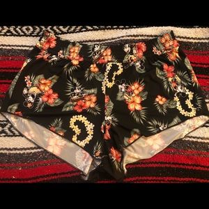 Disney Hawaiian print Mickey shorts SM